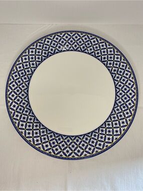 Williamsburg Pattern 12” Chop Plate (Round Platter)